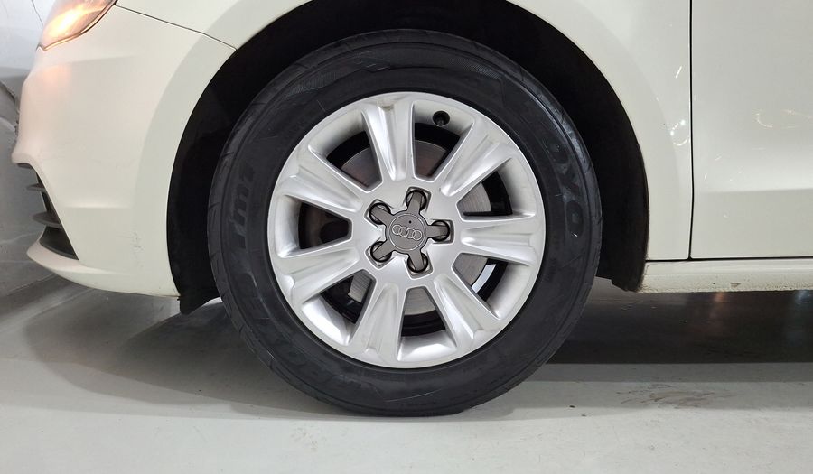 Audi A1 1.4 TFSI COOL MT Hatchback 2014
