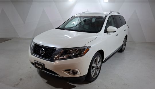 Nissan • Pathfinder