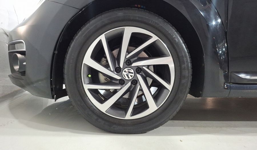 Volkswagen Beetle 2.5 SOUND AUTO Hatchback 2018