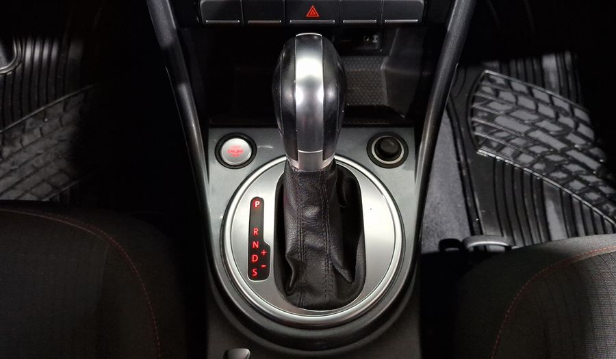 Volkswagen Beetle 2.5 SOUND AUTO Hatchback 2018