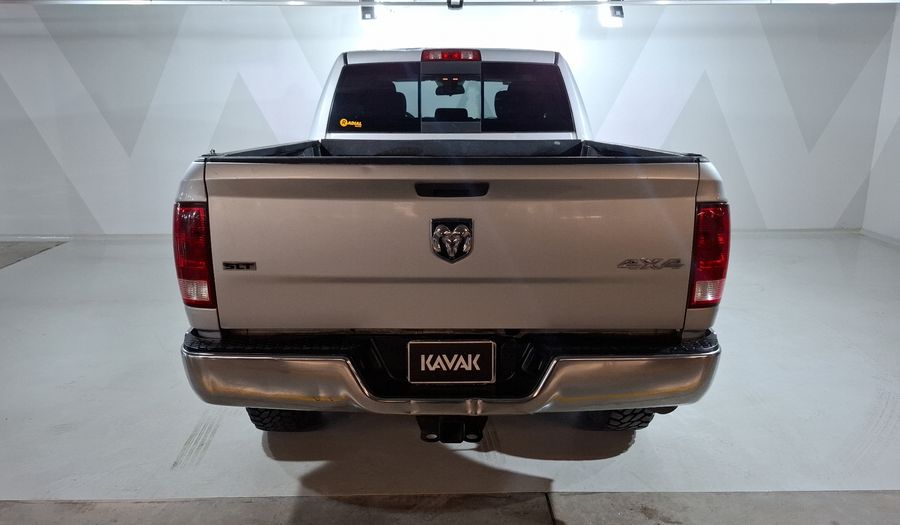 Ram 2500 5.7 SLT HD TRABAJO CREW CAB 4X4 V8 Pickup 2016