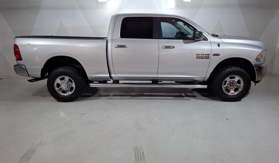 Ram 2500 5.7 SLT HD TRABAJO CREW CAB 4X4 V8 Pickup 2016