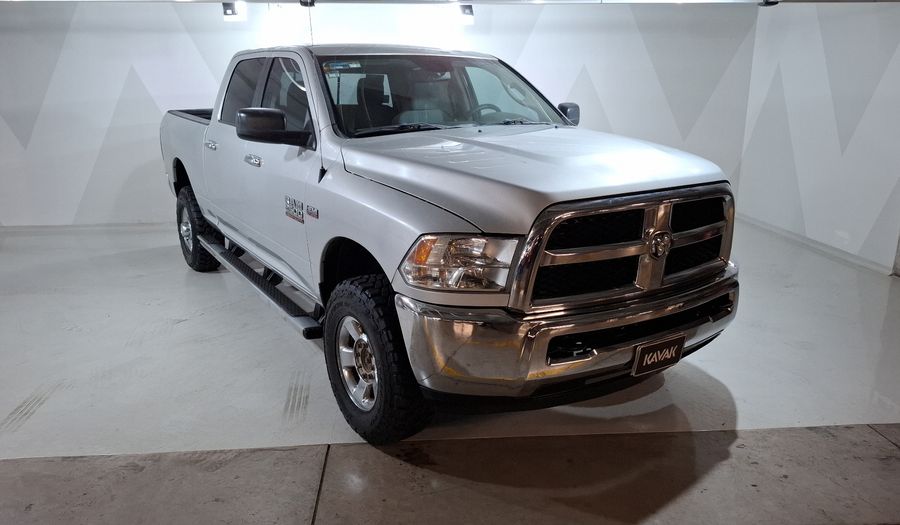 Ram 2500 5.7 SLT HD TRABAJO CREW CAB 4X4 V8 Pickup 2016