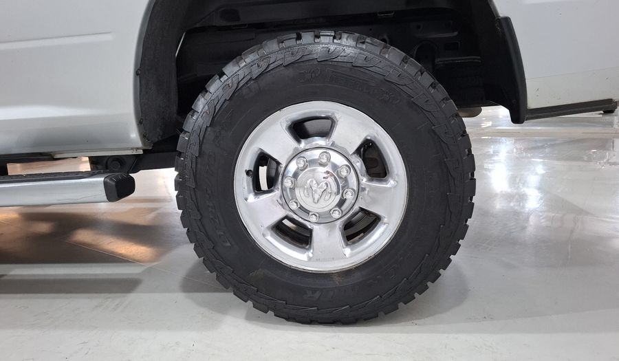 Ram 2500 5.7 SLT HD TRABAJO CREW CAB 4X4 V8 Pickup 2016