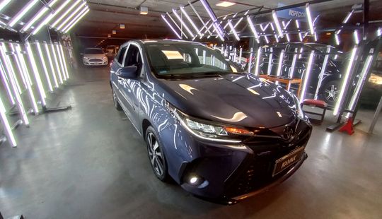 Toyota • Corolla