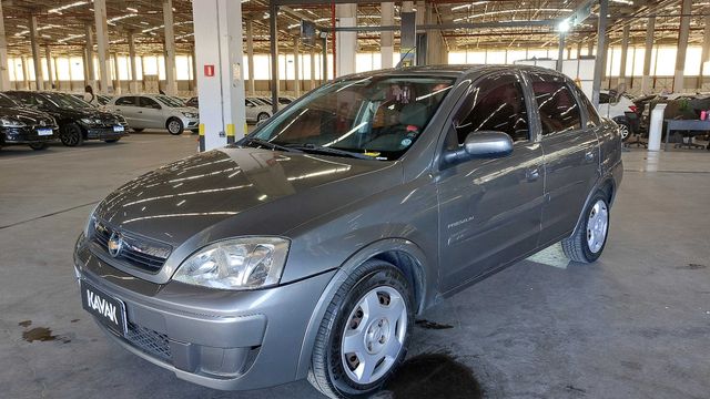 Chevrolet • Corsa