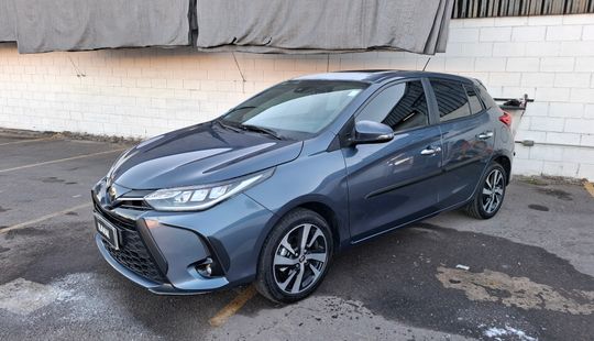Toyota • Yaris