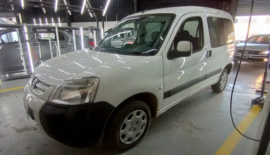 Peugeot • Partner