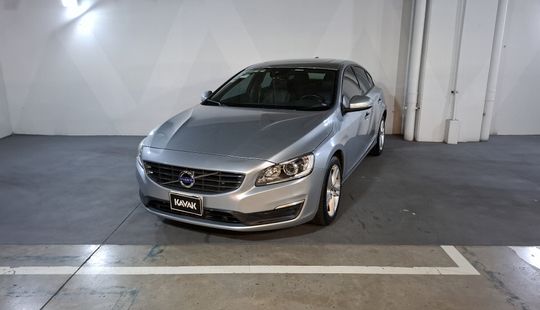 Volvo • S60
