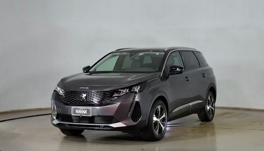 Peugeot • 5008