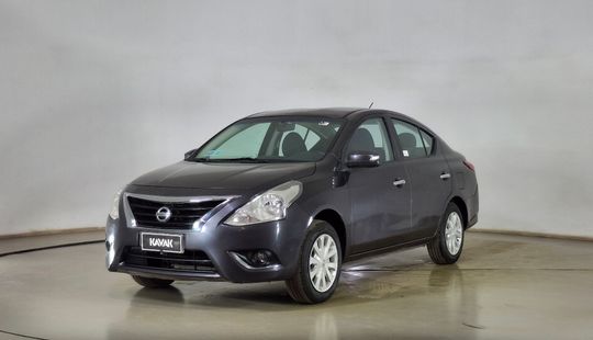 Nissan • Versa