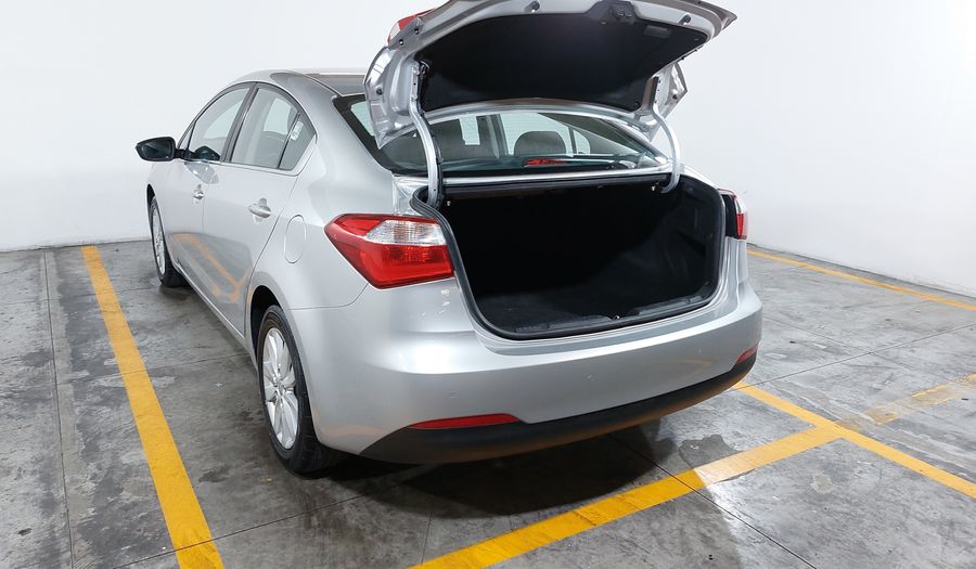 Kia Forte 2.0 EX AT Sedan 2016