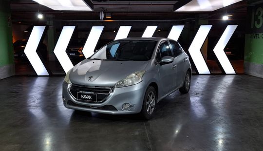 Peugeot • 208