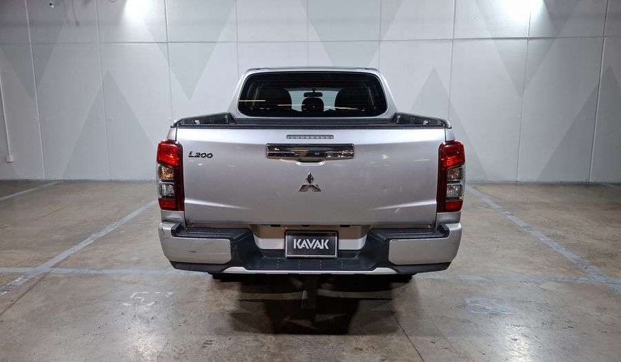 Mitsubishi L200 2.4 GLX GASOLINA Pickup 2022