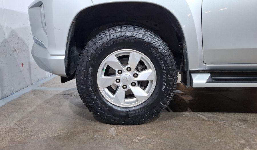 Mitsubishi L200 2.4 GLX GASOLINA Pickup 2022