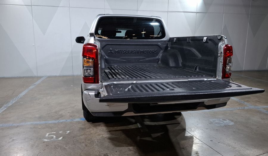 Mitsubishi L200 2.4 GLX GASOLINA Pickup 2022