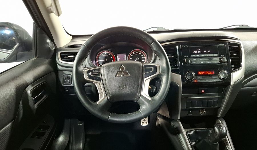 Mitsubishi L200 2.4 GLX GASOLINA Pickup 2022