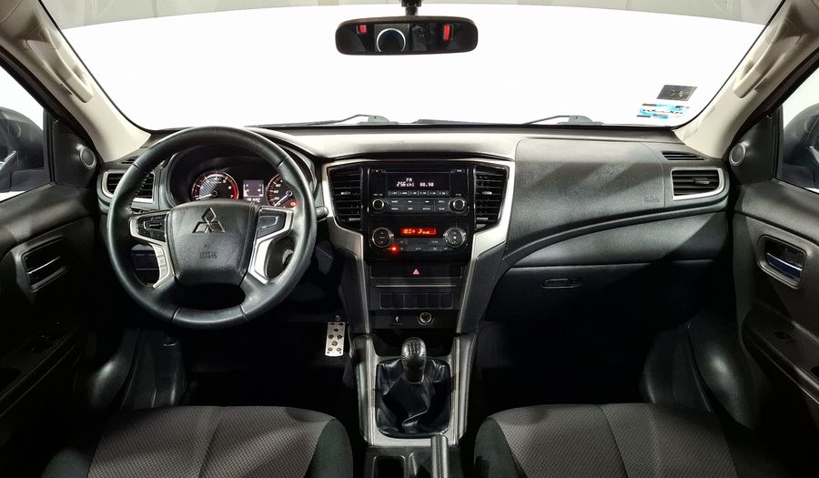 Mitsubishi L200 2.4 GLX GASOLINA Pickup 2022