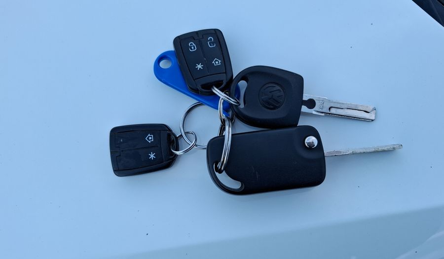 Volkswagen Up 1.0 MOVE UP Hatchback 2016