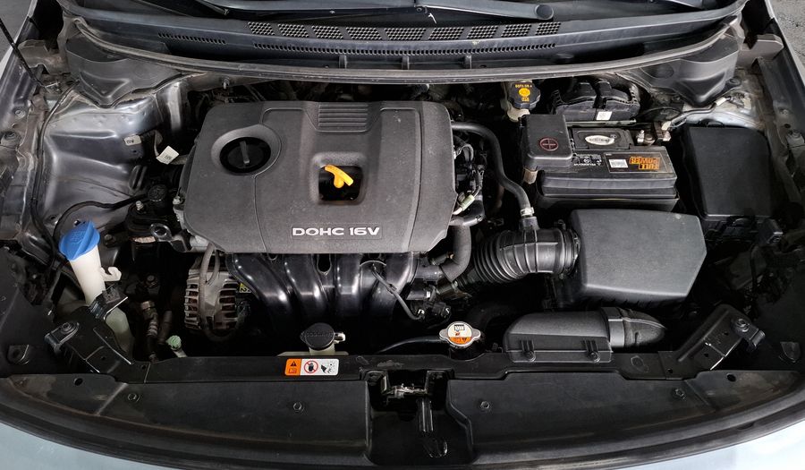 Kia Forte 2.0 L MT Sedan 2017