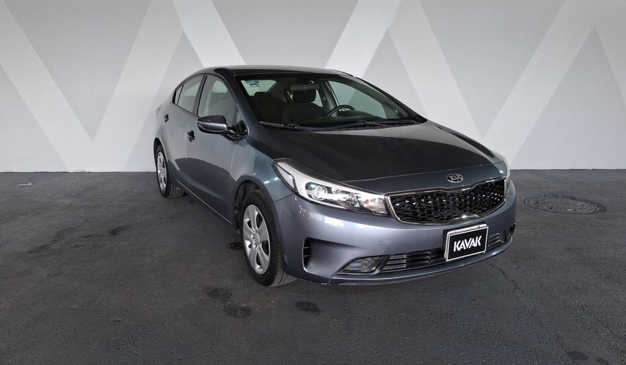 Kia Forte 2.0 L MT Sedan 2017
