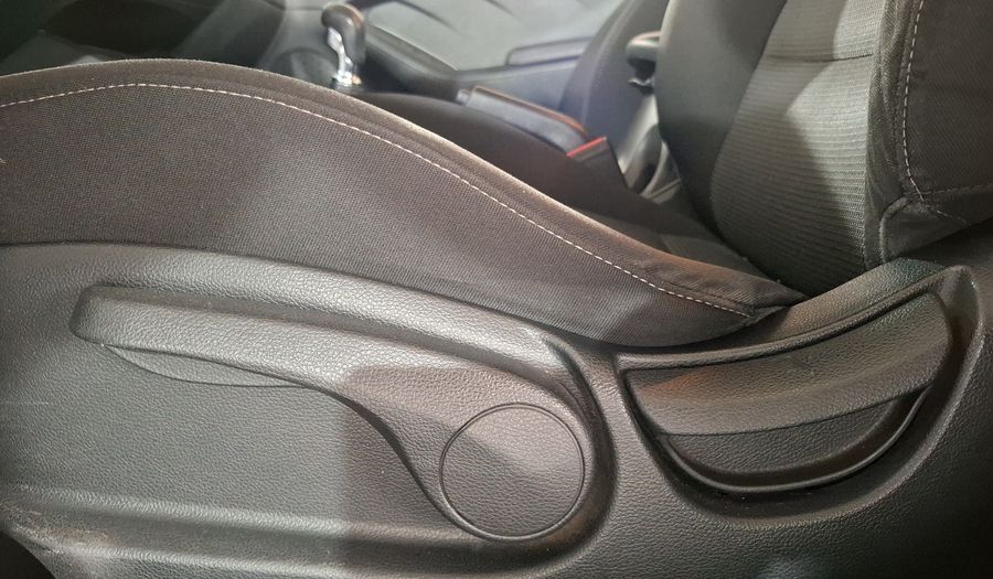 Kia Forte 2.0 L MT Sedan 2017