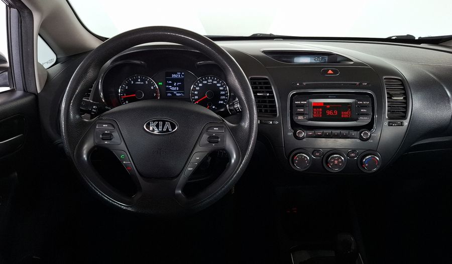 Kia Forte 2.0 L MT Sedan 2017