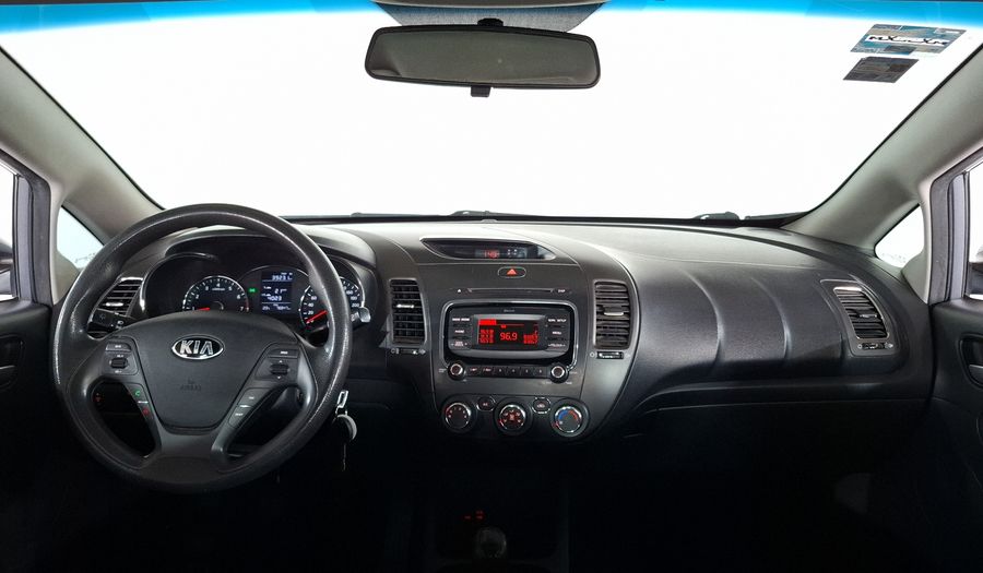 Kia Forte 2.0 L MT Sedan 2017
