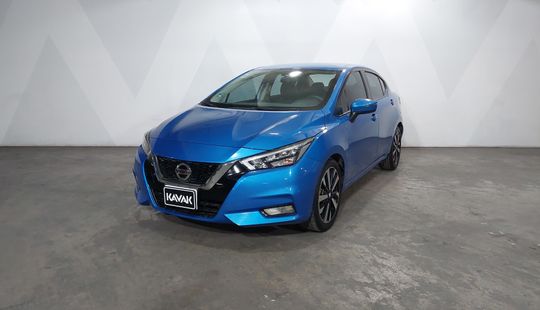 Nissan • Versa