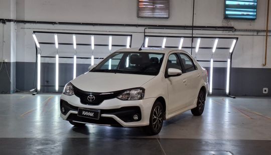 Toyota • Etios