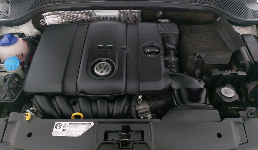 Volkswagen Beetle 2.5 SPORT PAQUETE BASICO TIPTRONIC Hatchback 2015