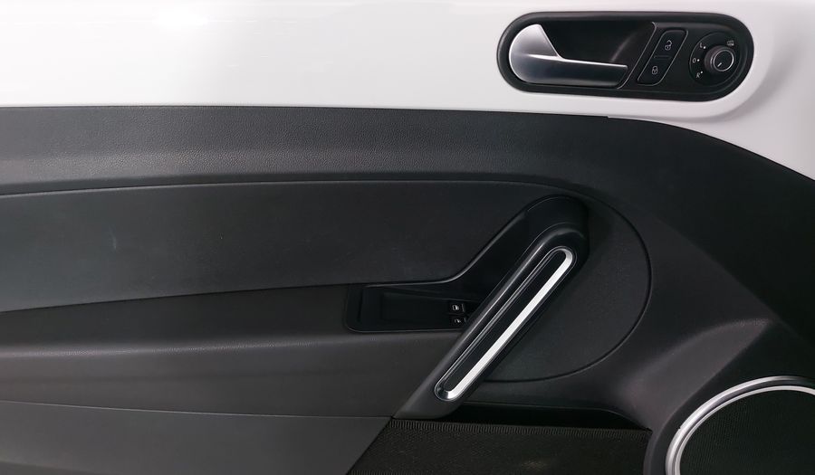 Volkswagen Beetle 2.5 SPORT PAQUETE BASICO TIPTRONIC Hatchback 2015