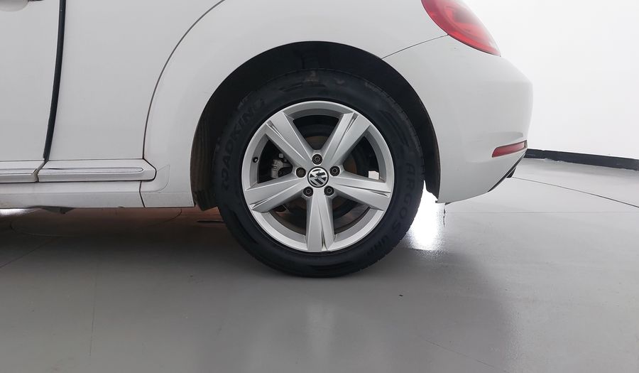 Volkswagen Beetle 2.5 SPORT PAQUETE BASICO TIPTRONIC Hatchback 2015