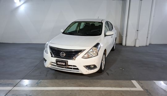 Nissan • Versa