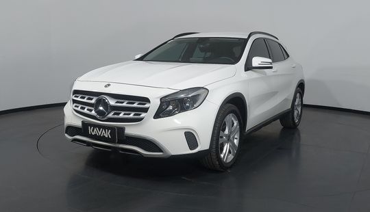 Mercedes Benz • GLA 200