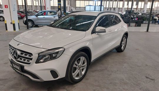 Mercedes Benz • GLA 200