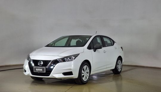 Nissan • Versa
