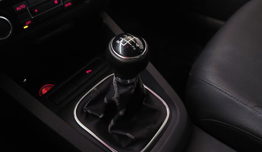 Volkswagen Vento 2.5 LUXURY Sedan 2011