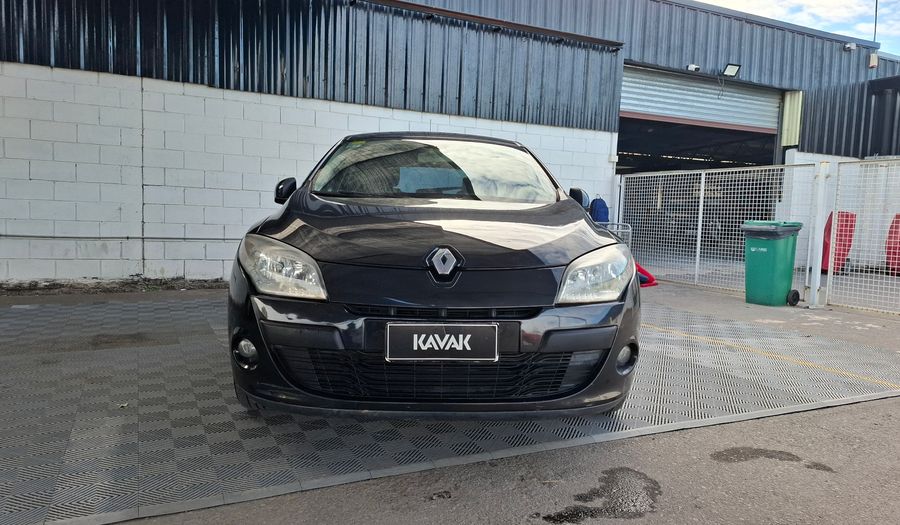 Renault Megane 2.0 MEGANE III LUXE Hatchback 2011
