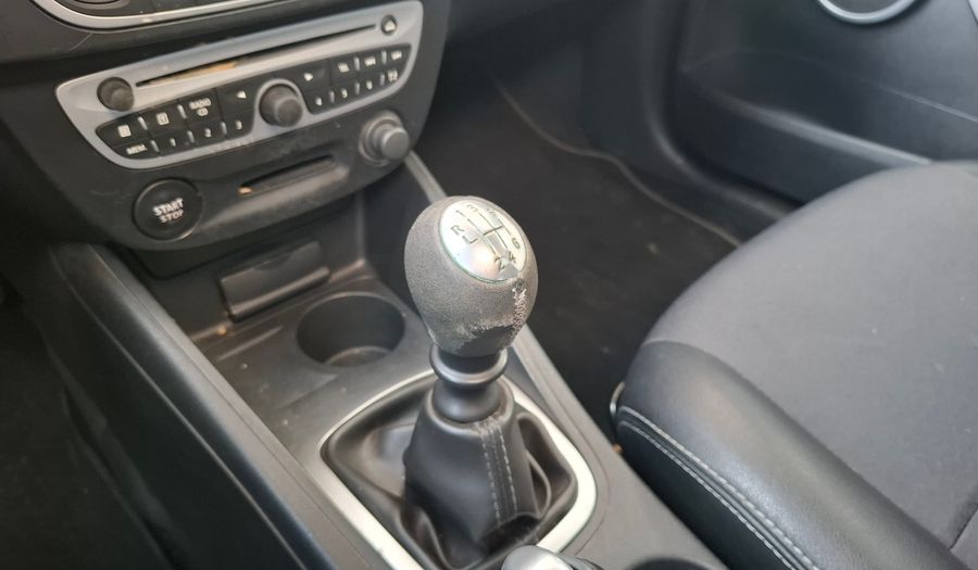 Renault Megane 2.0 MEGANE III LUXE Hatchback 2011
