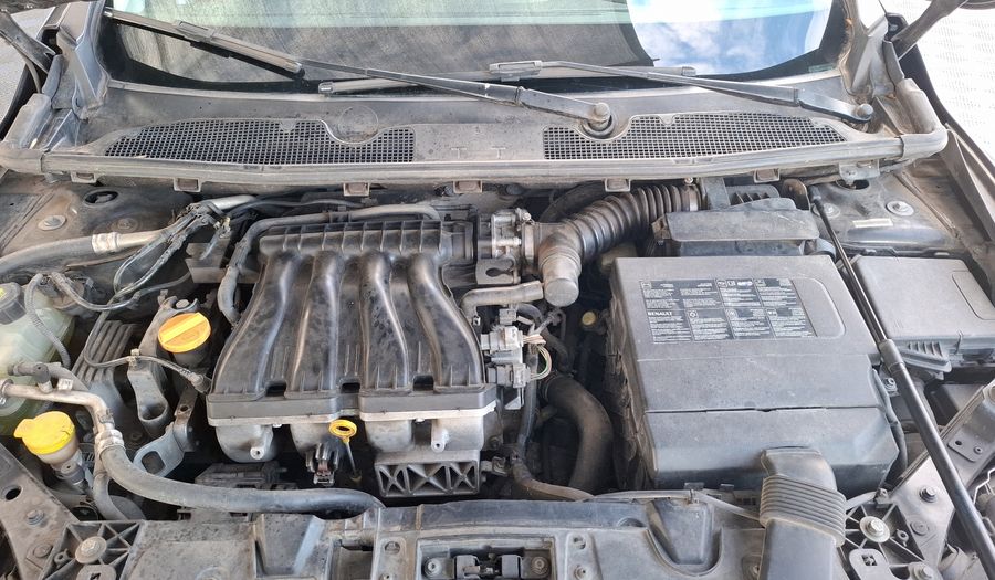 Renault Megane 2.0 MEGANE III LUXE Hatchback 2011
