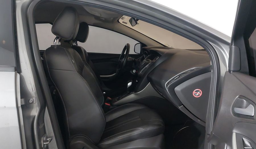 Ford Focus SE SEDAN POWERSHIFT Sedan 2015