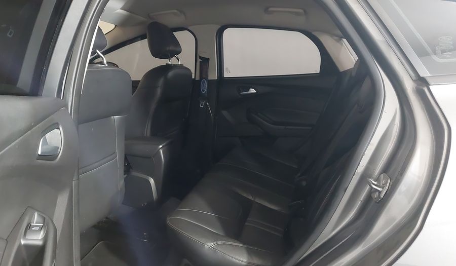 Ford Focus SE SEDAN POWERSHIFT Sedan 2015