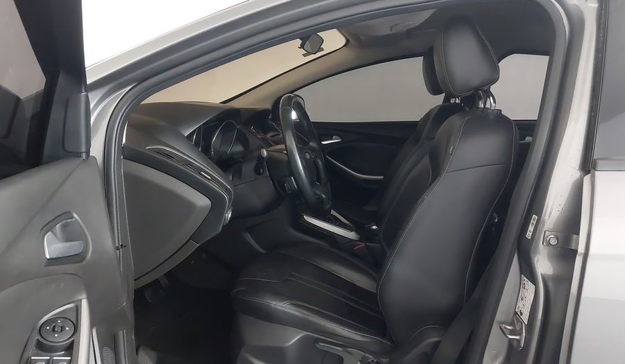 Ford Focus SE SEDAN POWERSHIFT Sedan 2015