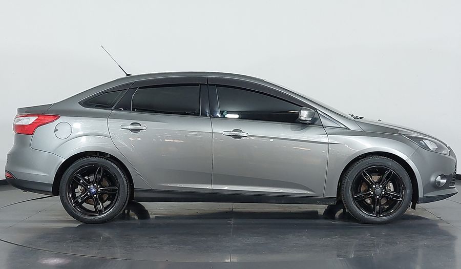 Ford Focus SE SEDAN POWERSHIFT Sedan 2015