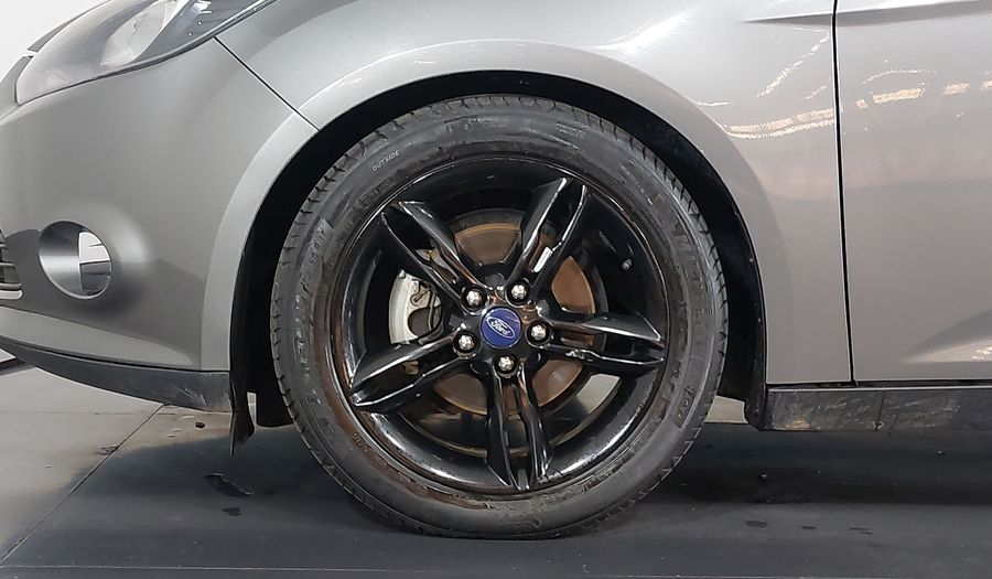 Ford Focus SE SEDAN POWERSHIFT Sedan 2015
