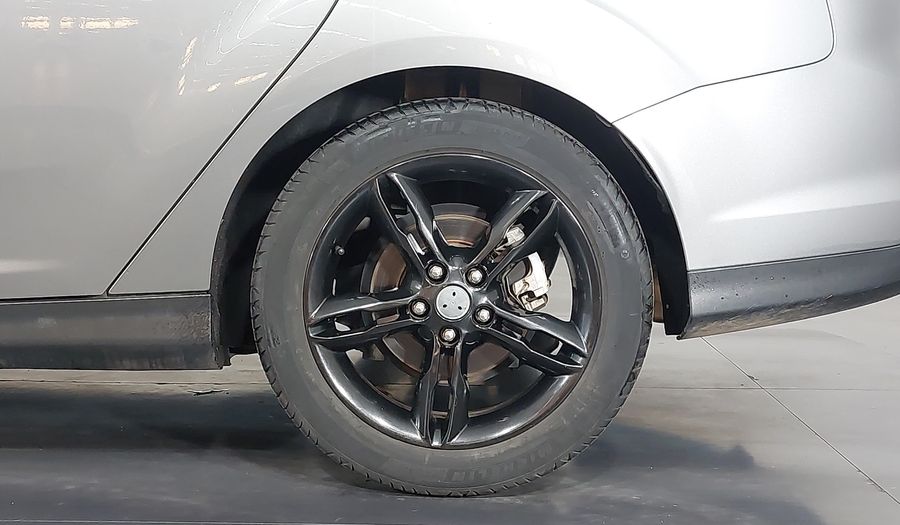 Ford Focus SE SEDAN POWERSHIFT Sedan 2015