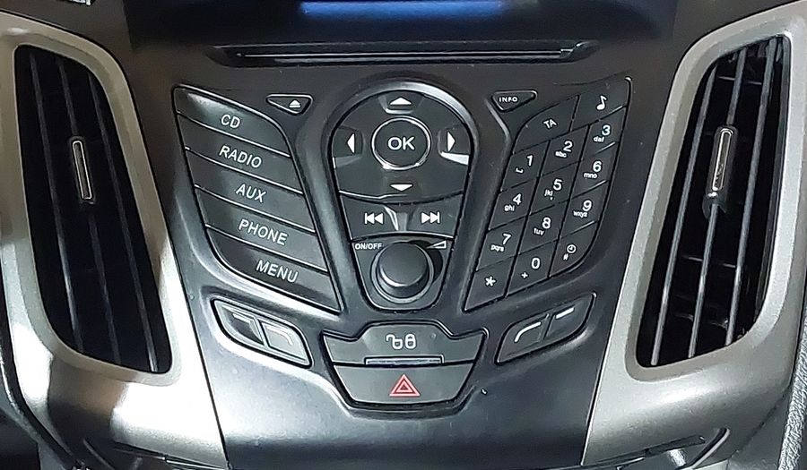Ford Focus SE SEDAN POWERSHIFT Sedan 2015