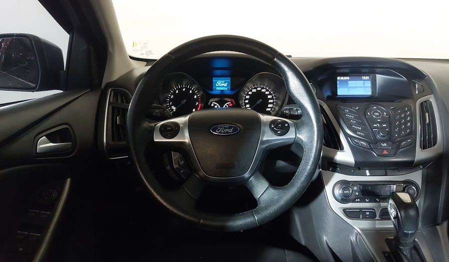 Ford Focus SE SEDAN POWERSHIFT Sedan 2015