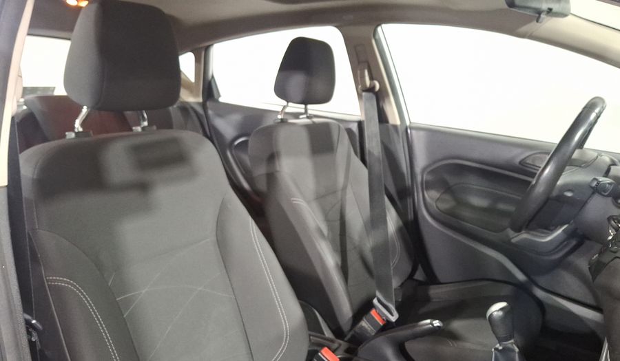 Ford Fiesta 1.6 SE MT Hatchback 2016